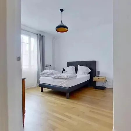 Bel Appartement T4 * Paris